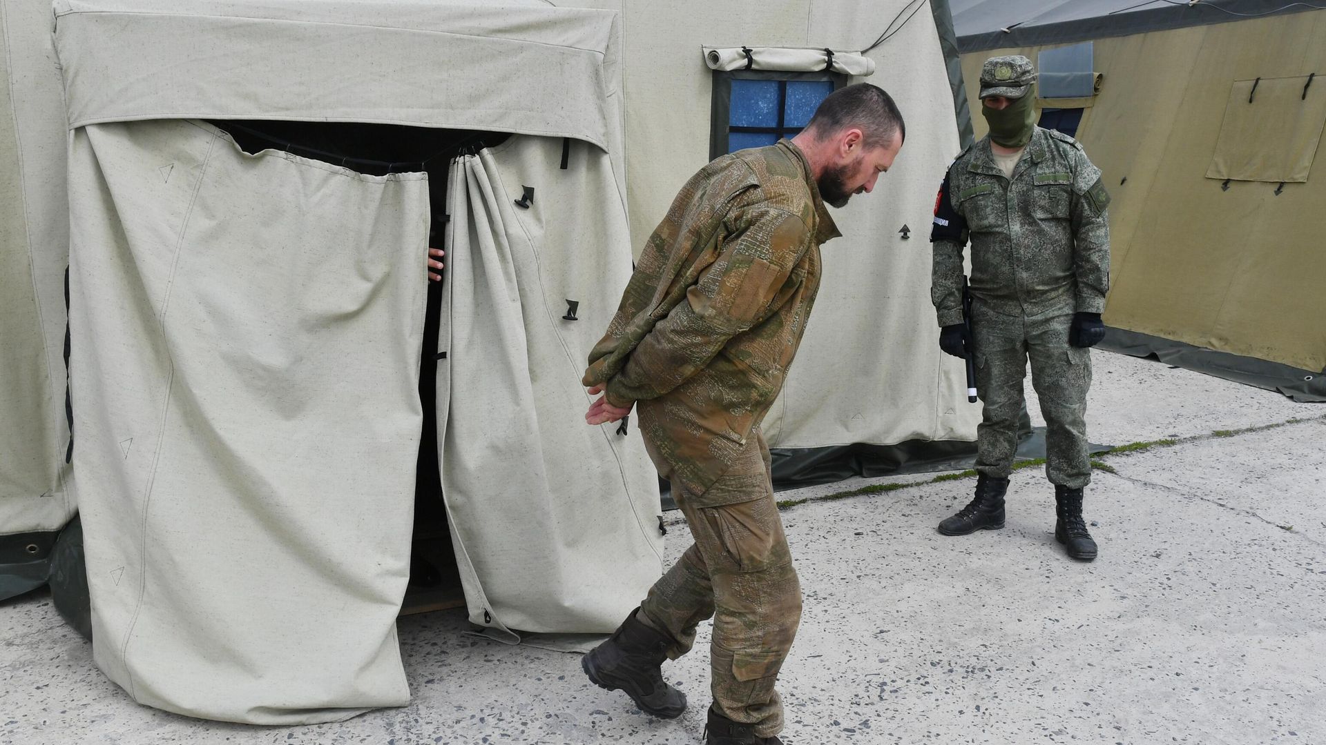 Военнослужащий ВСУ в пункте временного содержания украинских военнопленных на Харьковском направлении Военнослужащий ВСУ в пункте временного содержания украинских военнопленных на Харьковском направлении - РИА Новости, 1920, 01.11.2024