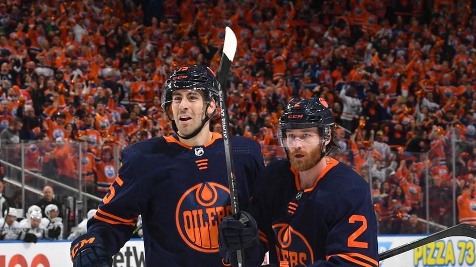 Хоккеисты Эдмонтон Ойлерз Хоккеисты Эдмонтон Ойлерз - РИА Новости, 1920, 27.05.2022