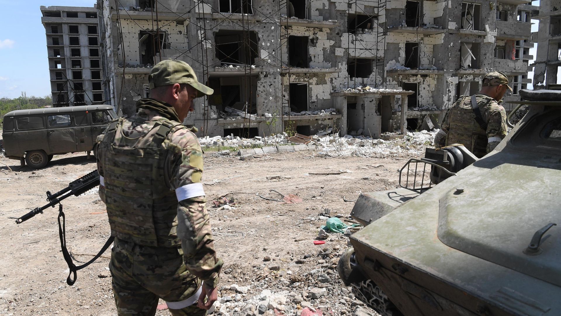 Военнослужащие морской пехоты ВС РФ в районе металлургического комбината Азовсталь в Мариуполе Военнослужащие морской пехоты ВС РФ в районе металлургического комбината Азовсталь в Мариуполе - РИА Новости, 1920, 12.05.2022