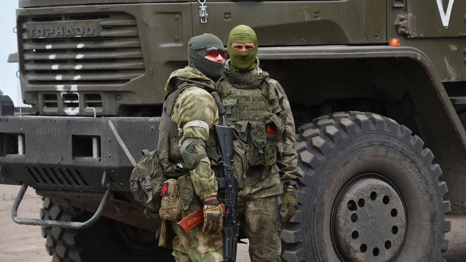 Военнослужащие разведгруппы Восточного военного округа Вооруженных сил России работают на Харьковском направлении специальной военной операции на Украине - РИА Новости, 1920, 06.11.2025