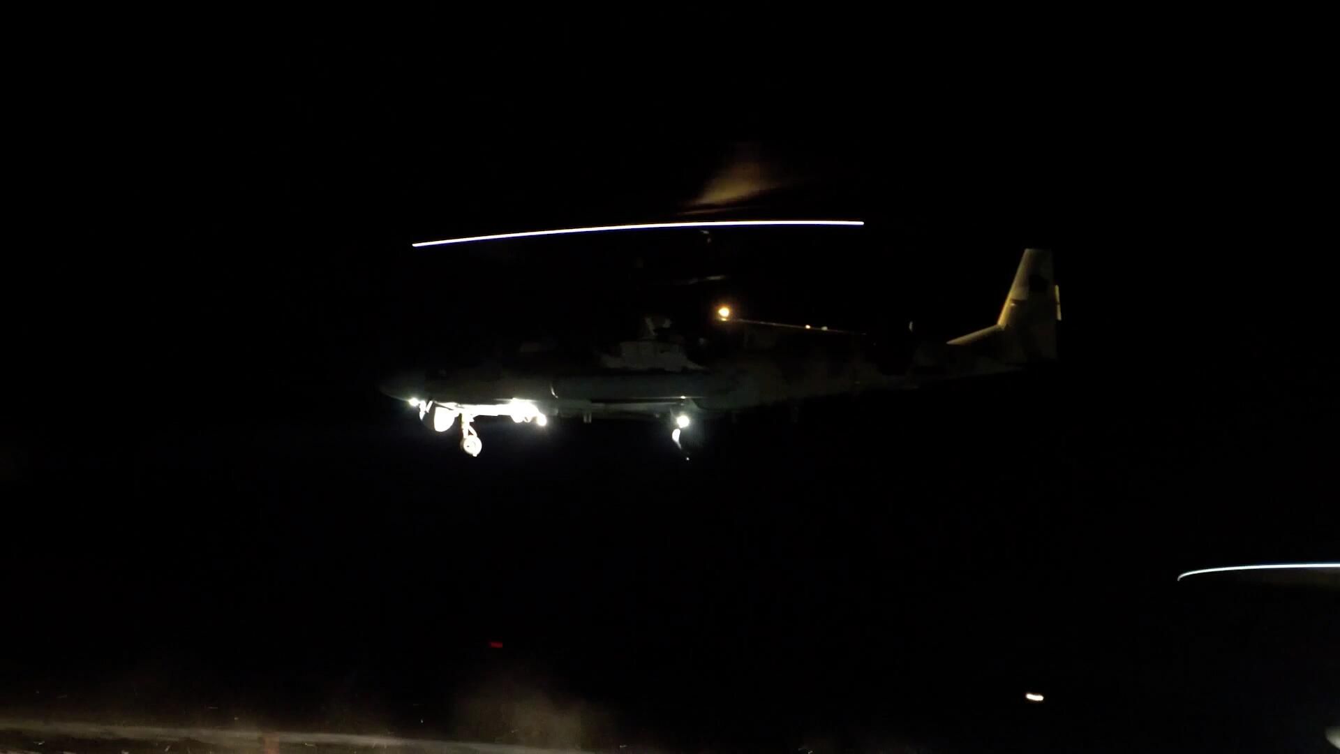 Ночной налет вертолетов Ка-52 на украинский опорный пункт. Кадры МО РФ Ночной налет вертолетов Ка-52 на украинский опорный пункт. Кадры МО РФ - РИА Новости, 1920, 05.05.2022