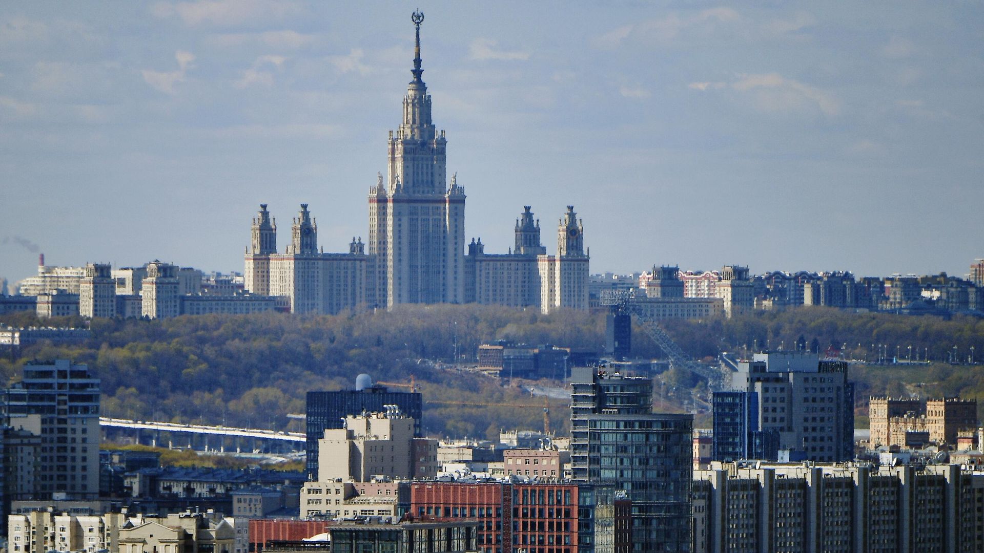 Здание Московского государственного университета имени М. В. Ломоносова на Воробьевых горах Здание Московского государственного университета имени М. В. Ломоносова на Воробьевых горах - РИА Новости, 1920, 15.08.2022