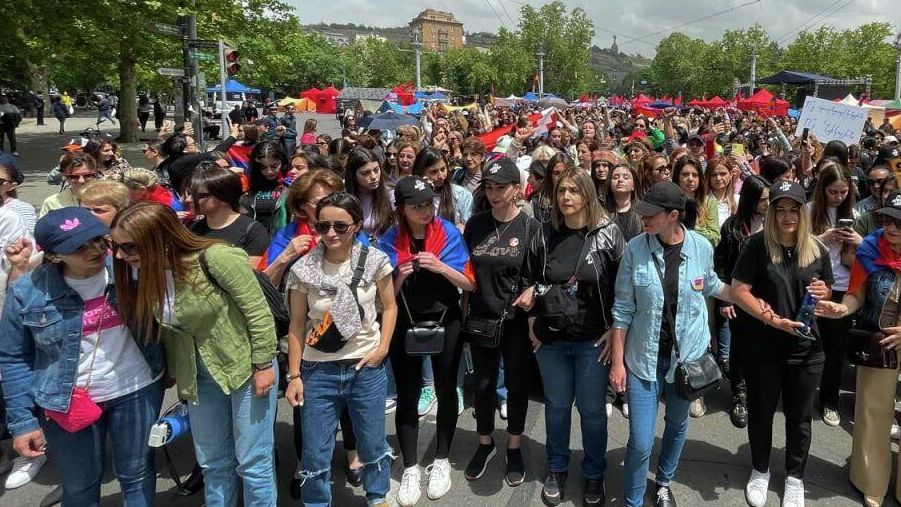 Старт женского шествия оппозиционного движения Сопротивление в Ереване Старт женского шествия оппозиционного движения Сопротивление в Ереване - РИА Новости, 1920, 07.05.2022