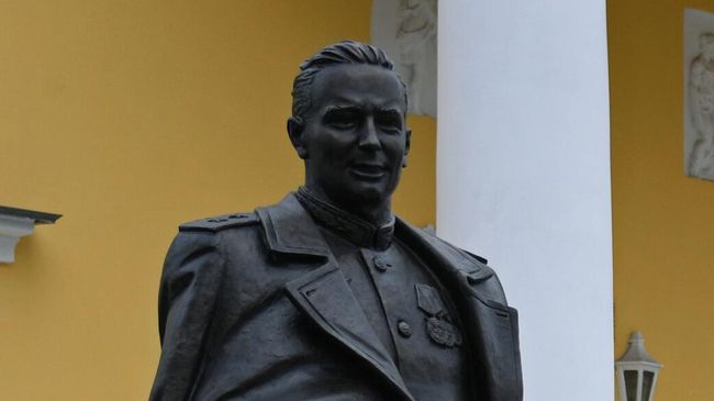 Памятник руководителю советской внешней разведки в годы Великой Отечественной войны Павлу Фитину Памятник руководителю советской внешней разведки в годы Великой Отечественной войны Павлу Фитину