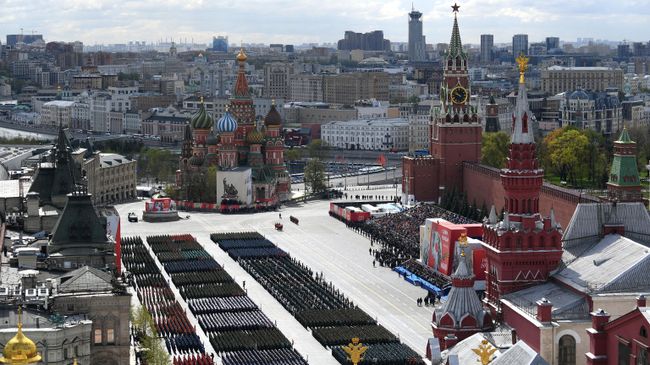 Парадный расчет военнослужащих на военном параде, посвященном 77-й годовщине Победы в Великой Отечественной войне, на Красной площади в Москве Парадный расчет военнослужащих на военном параде, посвященном 77-й годовщине Победы в Великой Отечественной войне, на Красной площади в Москве