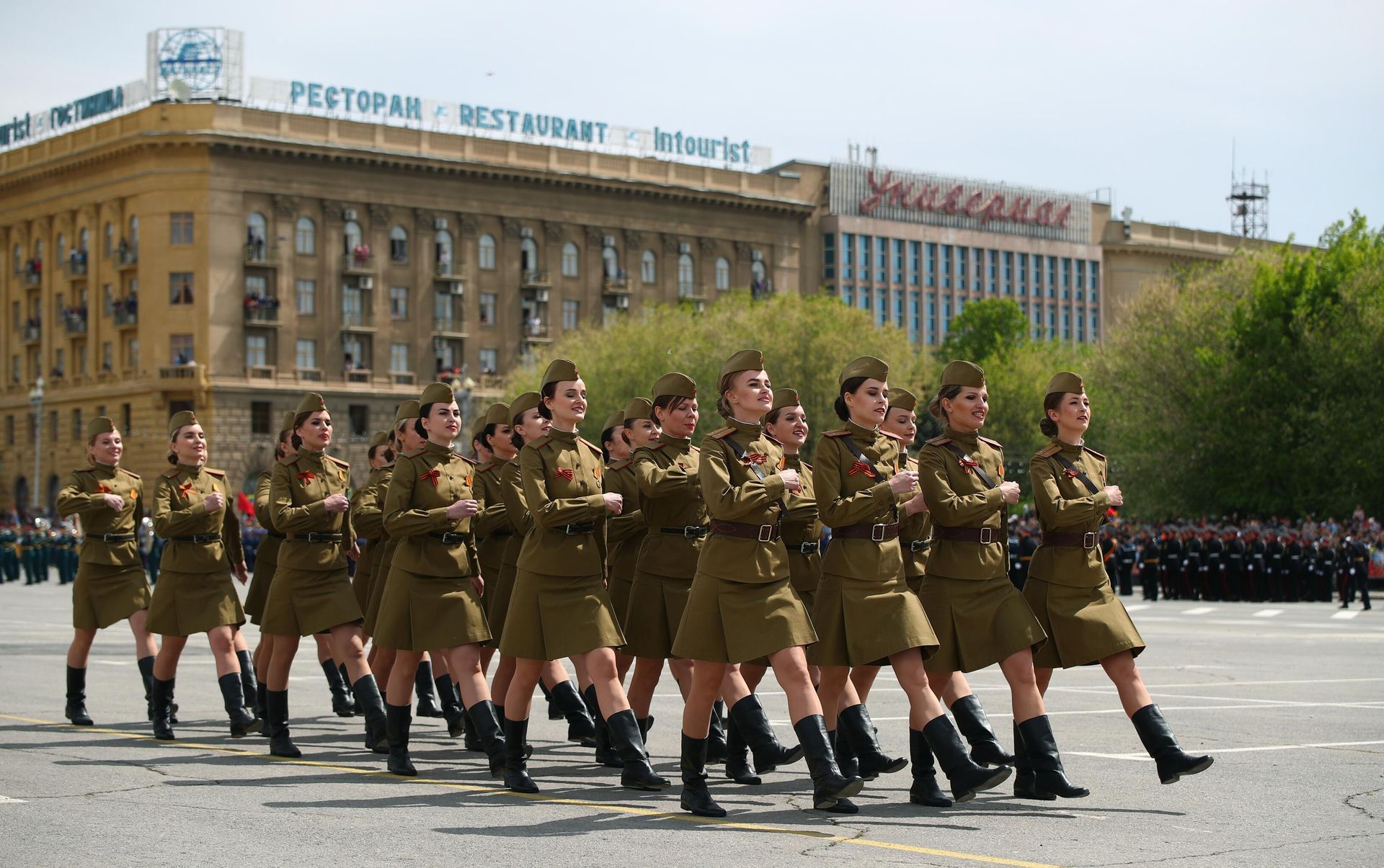 Участники военного парада, посвященного 77-й годовщине Победы в Великой Отечественной войне, на площади Павших Борцов в Волгограде Участники военного парада, посвященного 77-й годовщине Победы в Великой Отечественной войне, на площади Павших Борцов в Волгограде - РИА Новости, 1920, 29.04.2026