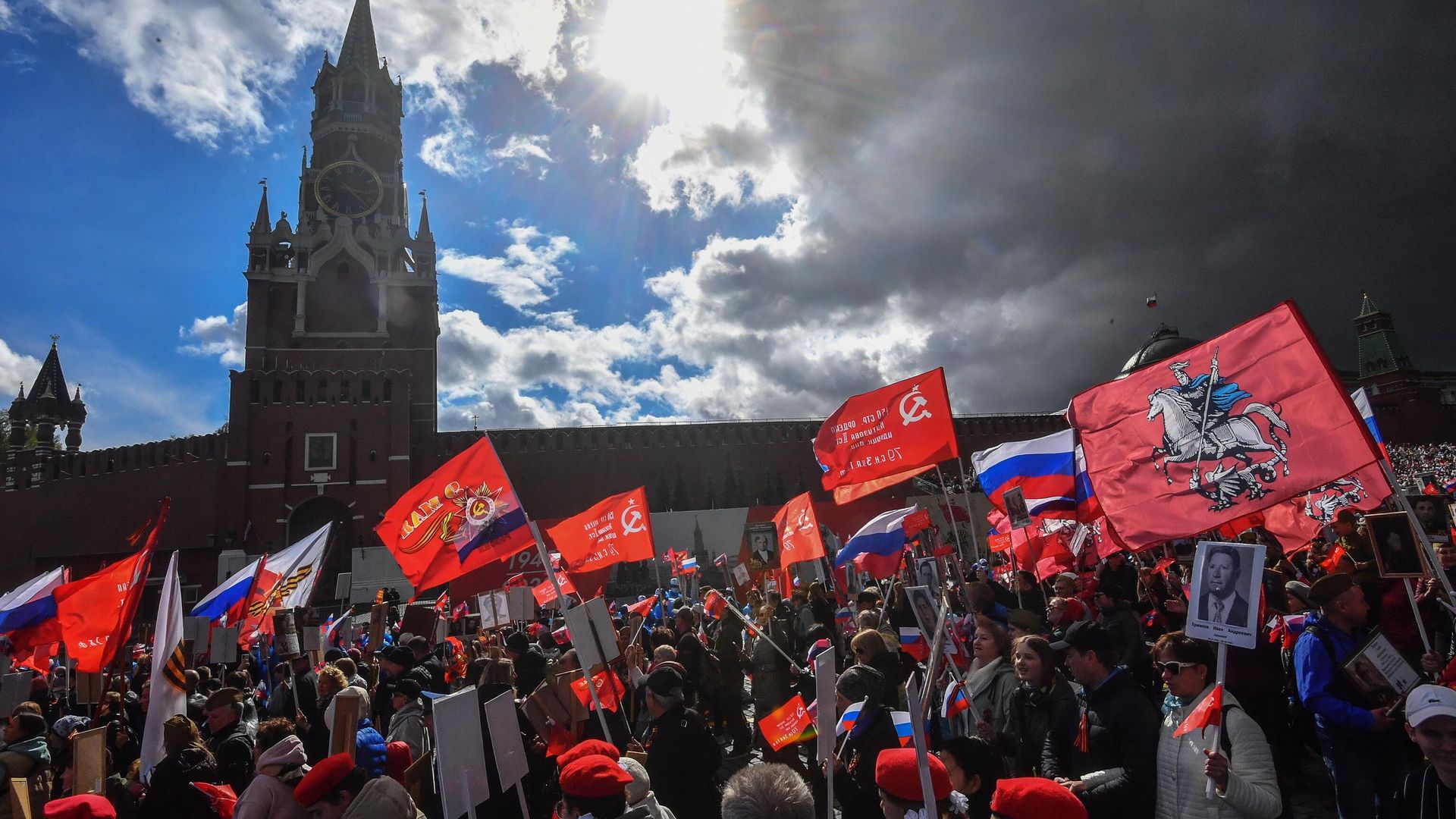 Участники шествия Бессмертный полк в Москве Участники шествия Бессмертный полк в Москве - РИА Новости, 1920, 18.04.2023