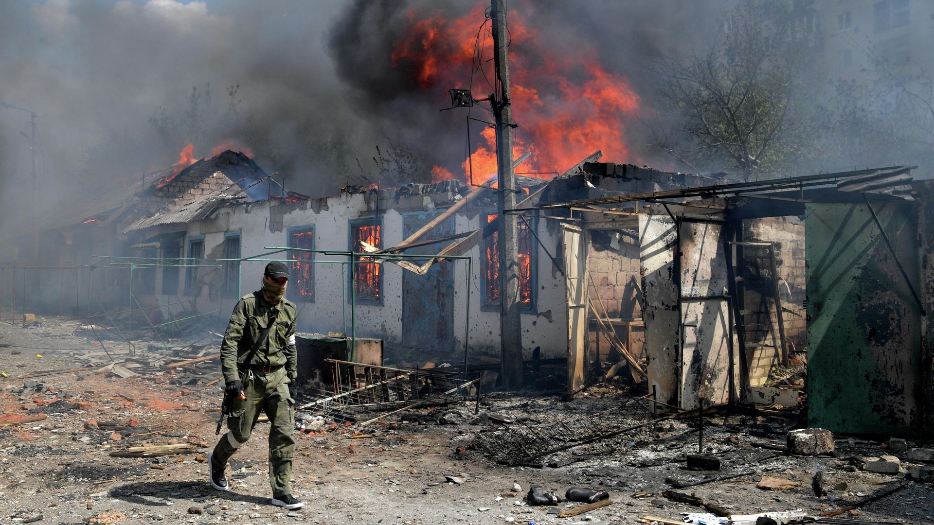 Пожар на рынке в городе Попасная Пожар на рынке в городе Попасная - РИА Новости, 1920, 11.05.2022