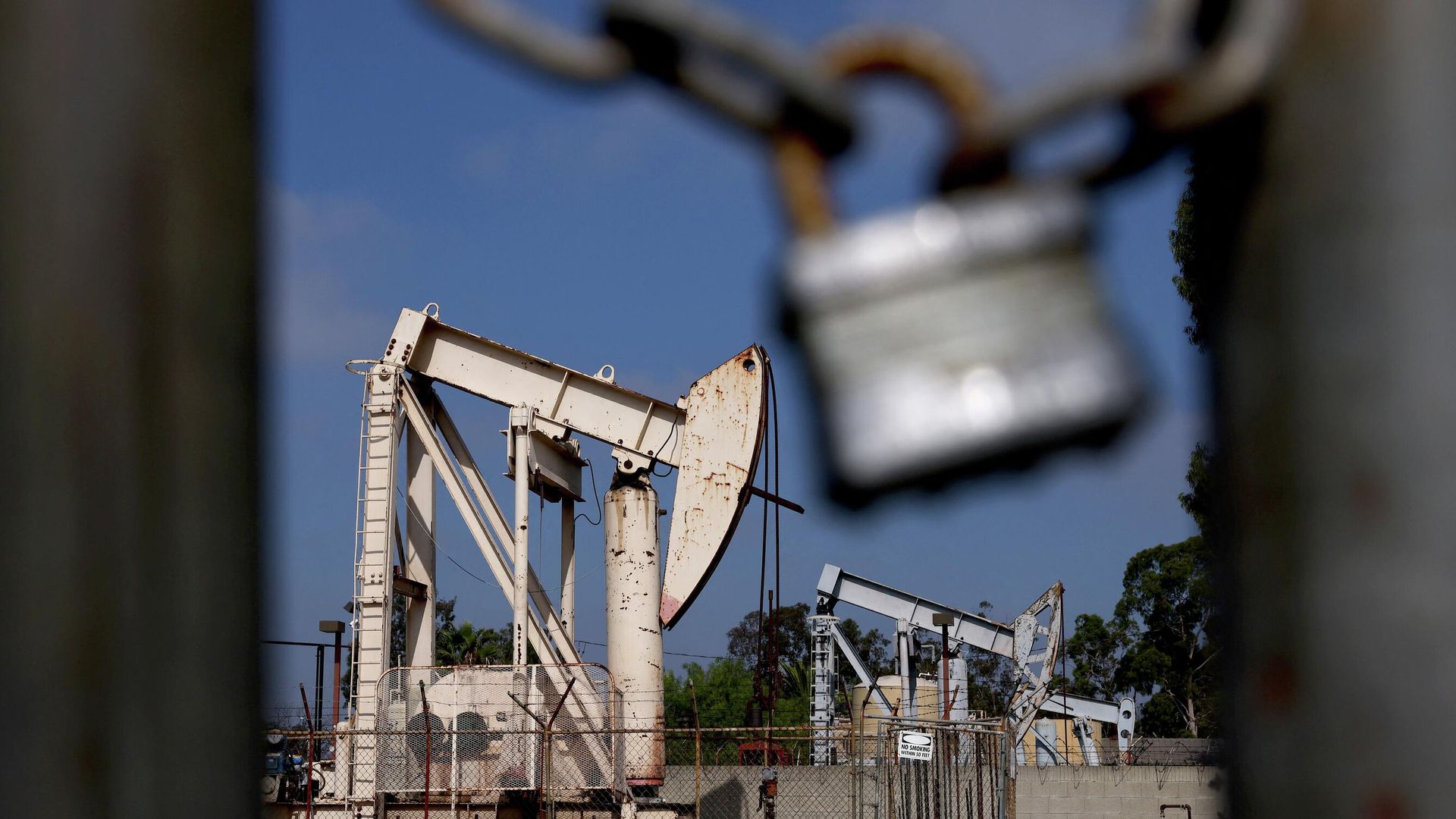 Нефтяные качалки в Калифорнии Нефтяные качалки в Калифорнии - РИА Новости, 1920, 05.12.2022