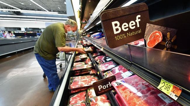 Покупатель в продуктовом магазине в Розмиде, Калифорния