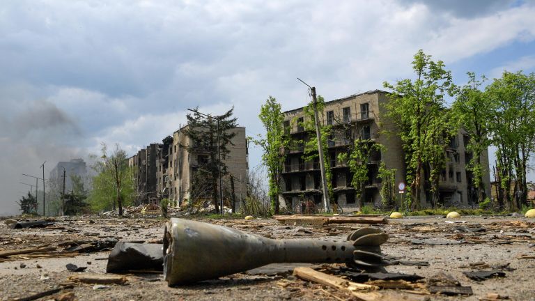 Город Попасная полностью перешел под контроль сил ЛНР и российских военных Город Попасная полностью перешел под контроль сил ЛНР и российских военных