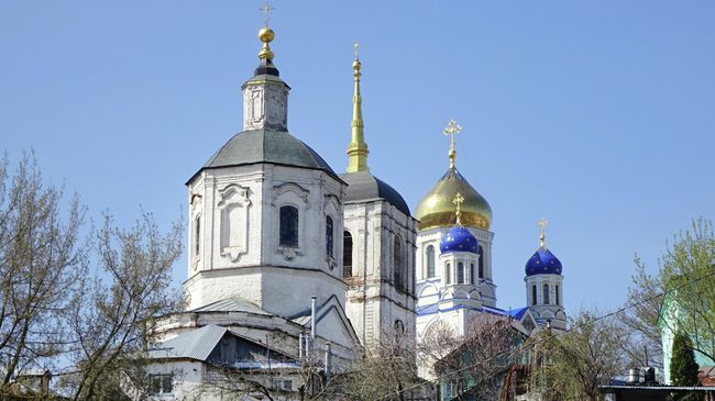 Введенская церковь и Вознесенский собор Введенская церковь и Вознесенский собор
