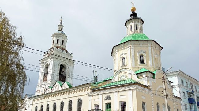 Преображенская церковь (1771 г.) Колокольня построена на 100 лет позже Преображенская церковь (1771 г.) Колокольня построена на 100 лет позже