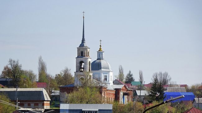 Церковь Рождества Пресвятой Богородицы (1789 г.). По легенде, здесь была ставка Тамерлана при осаде Ельца в 1395 году Церковь Рождества Пресвятой Богородицы (1789 г.). По легенде, здесь была ставка Тамерлана при осаде Ельца в 1395 году