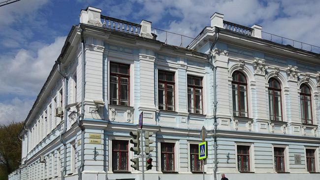 Улица Ленина, здание бывшего государственного банка (1914 г.) Улица Ленина, здание бывшего государственного банка (1914 г.)