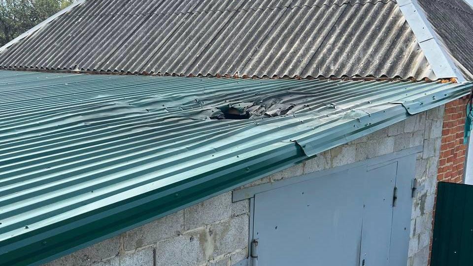 Последствия обстрела в селе Солохи Белгородской области Последствия обстрела в селе Солохи Белгородской области - РИА Новости, 1920, 16.05.2022