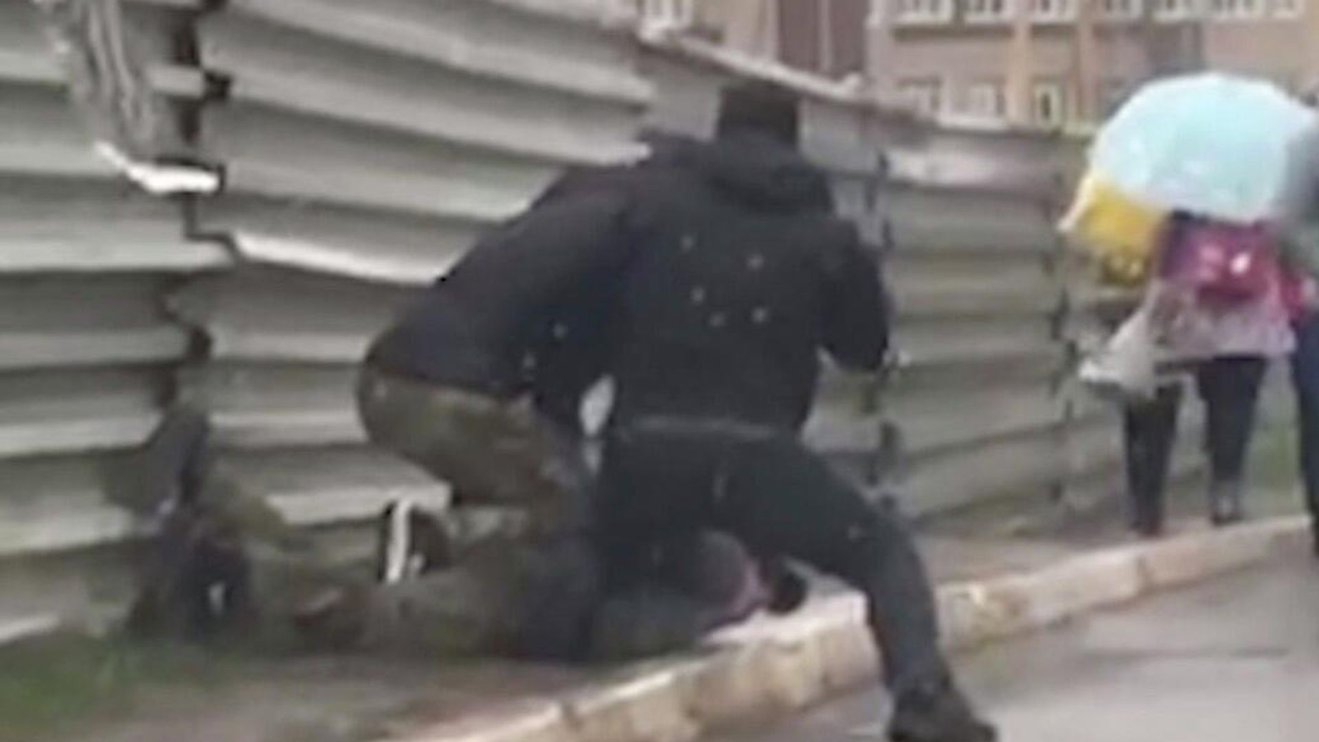 Кадр видео ЦОС ФСБ России о пресечении террористического акта в Курске Кадр видео ЦОС ФСБ России о пресечении террористического акта в Курске - РИА Новости, 1920, 12.05.2022