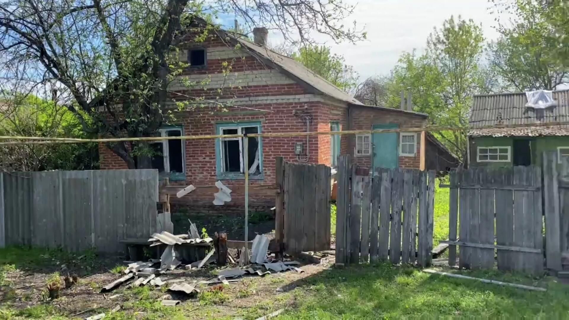 Последствия обстрела села Солохи Белогородской области ВСУ Последствия обстрела села Солохи Белогородской области ВСУ - РИА Новости, 1920, 12.05.2022