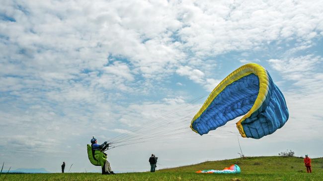 Полеты на парапланах участников клуба Crimea.Paraplan в Крыму Полеты на парапланах участников клуба Crimea.Paraplan в Крыму