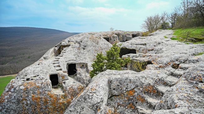 Древний город-крепость Эски-Кермен в Бахчисарайском районе Крыма Древний город-крепость Эски-Кермен в Бахчисарайском районе Крыма