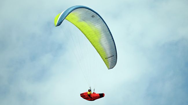 Полеты на парапланах участников клуба Crimea.Paraplan в Крыму Полеты на парапланах участников клуба Crimea.Paraplan в Крыму
