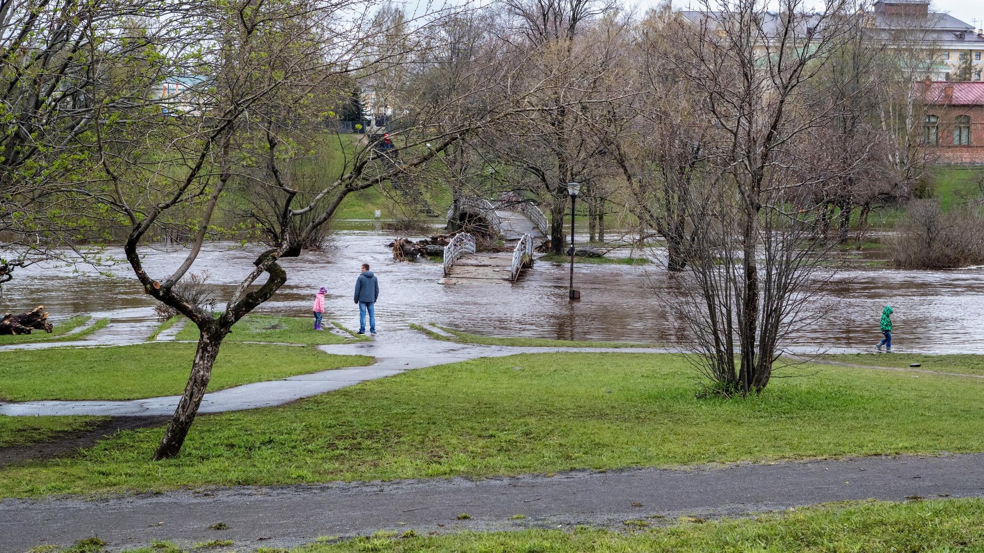 Разлив реки Лососинка в пойме у набережной Гюллинга в центре города Петрозаводска Разлив реки Лососинка в пойме у набережной Гюллинга в центре города Петрозаводска - РИА Новости, 1920, 19.02.2024
