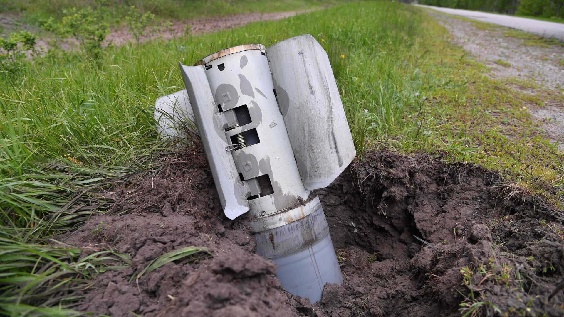 Фрагменты боеприпаса РСЗО Ураган Фрагменты боеприпаса РСЗО Ураган - РИА Новости, 1920, 15.06.2022