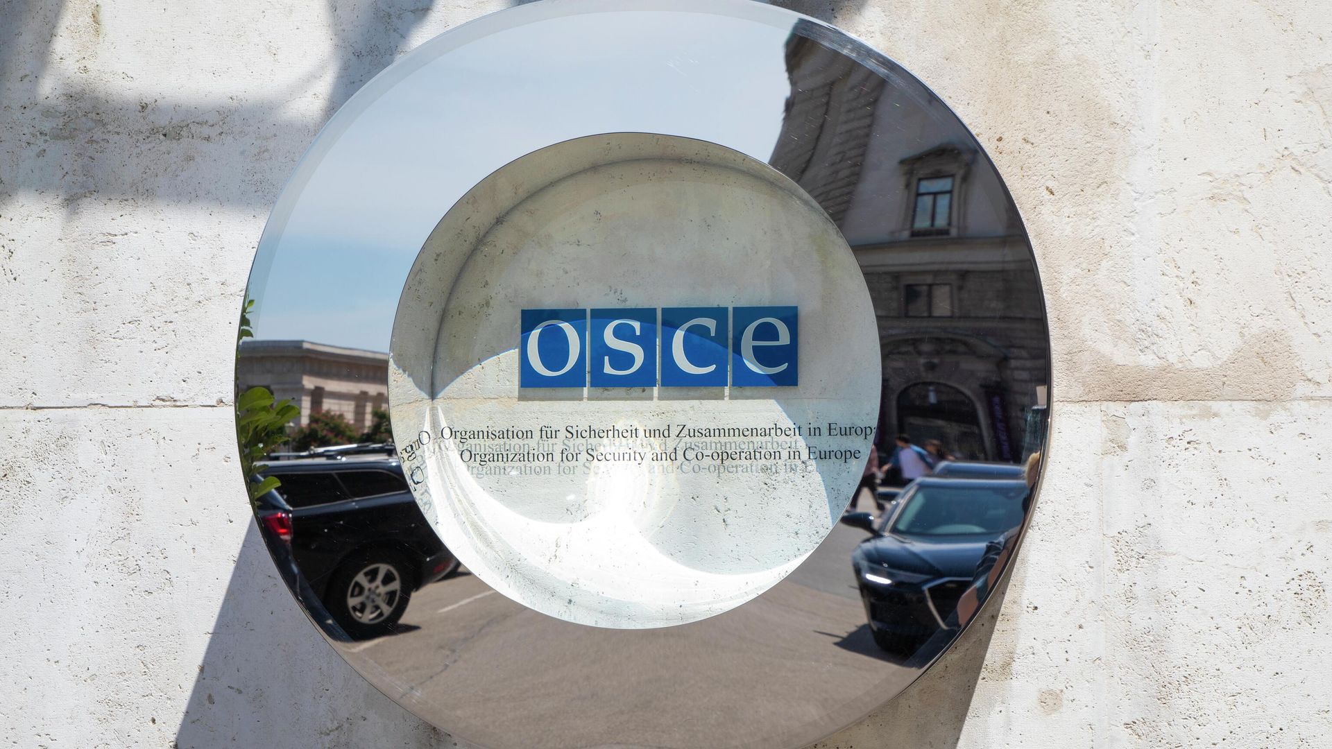 Логотип ОБСЕ на здании в Вене, где проходит заседание постоянного совета Организации по безопасности и сотрудничеству в Европе Логотип ОБСЕ на здании в Вене, где проходит заседание постоянного совета Организации по безопасности и сотрудничеству в Европе - РИА Новости, 1920, 28.11.2022
