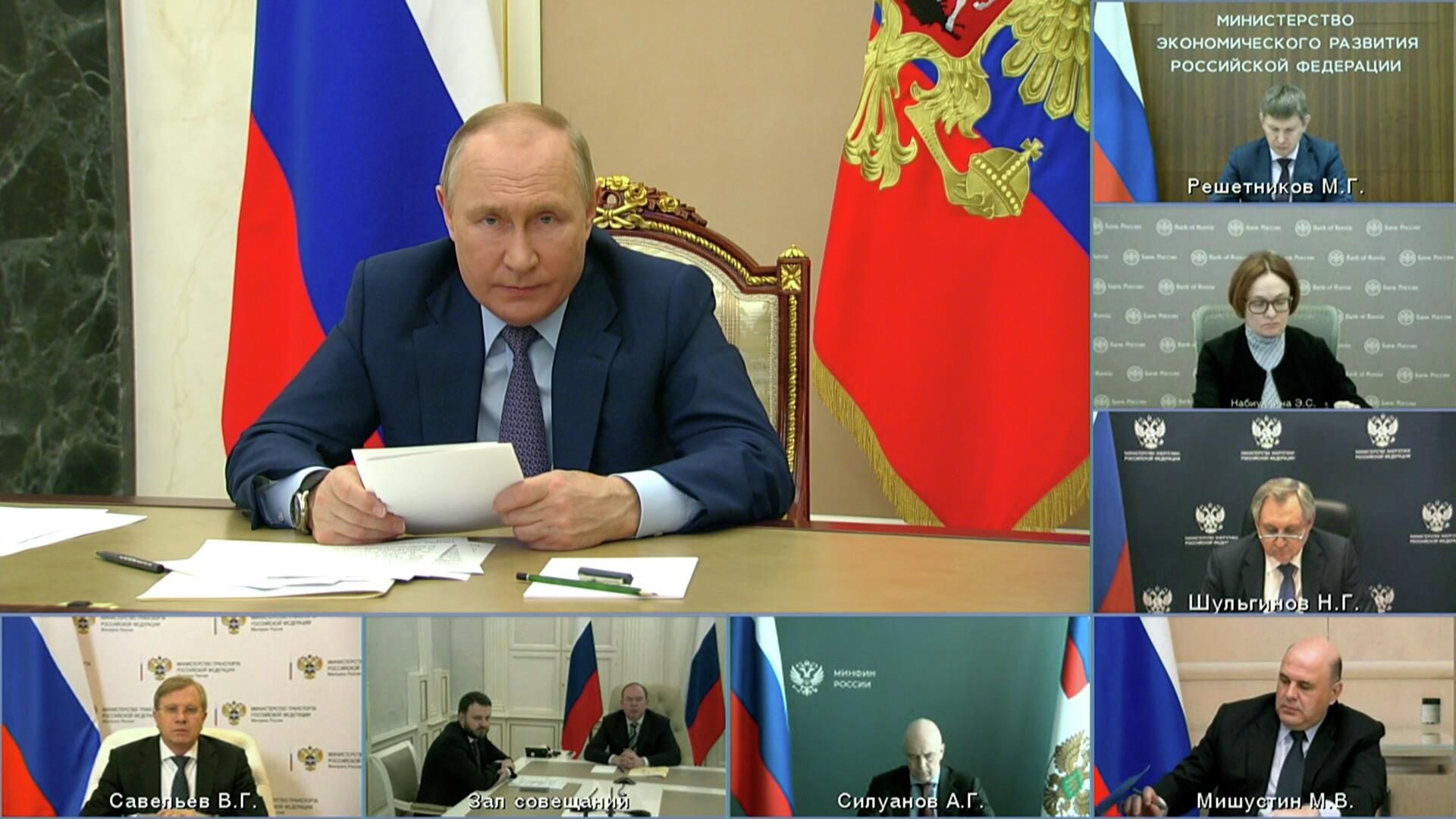 Путин предложил обращать хаотичные решения Запада в пользу России Путин предложил обращать хаотичные решения Запада в пользу России - РИА Новости, 1920, 17.05.2022