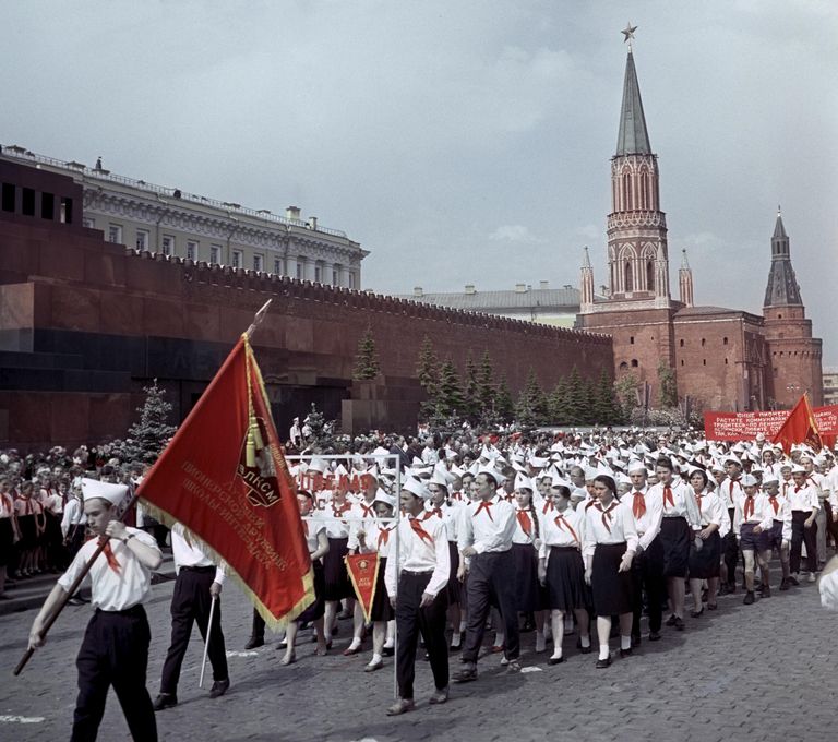 Парад на Красной площади в Москве, посвященный празднованию 41-летия Всесоюзной пионерской организации имени В.И.Ленина Парад на Красной площади в Москве, посвященный празднованию 41-летия Всесоюзной пионерской организации имени В.И.Ленина