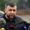 Глава Донецкой народной республики Денис Пушилин отвечает на вопросы журналистов на брифинге в Мариуполе Глава Донецкой народной республики Денис Пушилин отвечает на вопросы журналистов на брифинге в Мариуполе