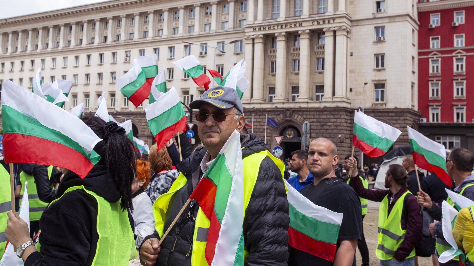 Участники акции протеста на одной из улиц в Софии Участники акции протеста на одной из улиц в Софии - РИА Новости, 1920, 02.12.2025