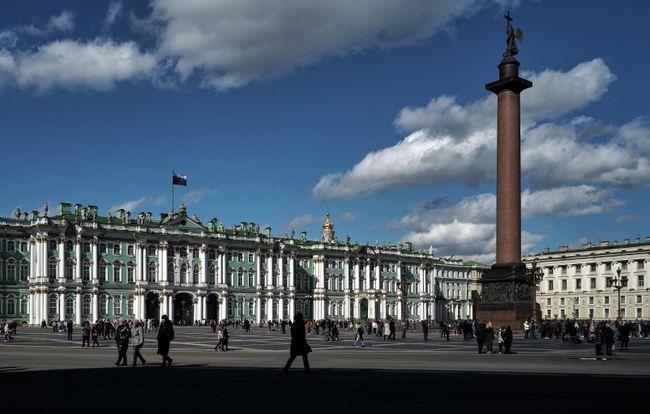 Зимний дворец и Дворцовая площадь в Санкт-Петербурге Зимний дворец и Дворцовая площадь в Санкт-Петербурге