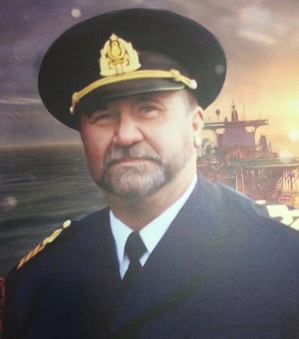 Капитан Владимир Текутов
