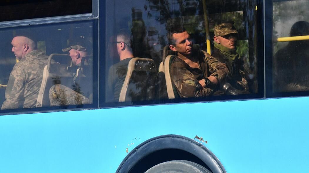 Автобус со сдавшимися в плен украинскими военнослужащими и боевиками Автобус со сдавшимися в плен украинскими военнослужащими и боевиками - РИА Новости, 1920, 29.05.2024