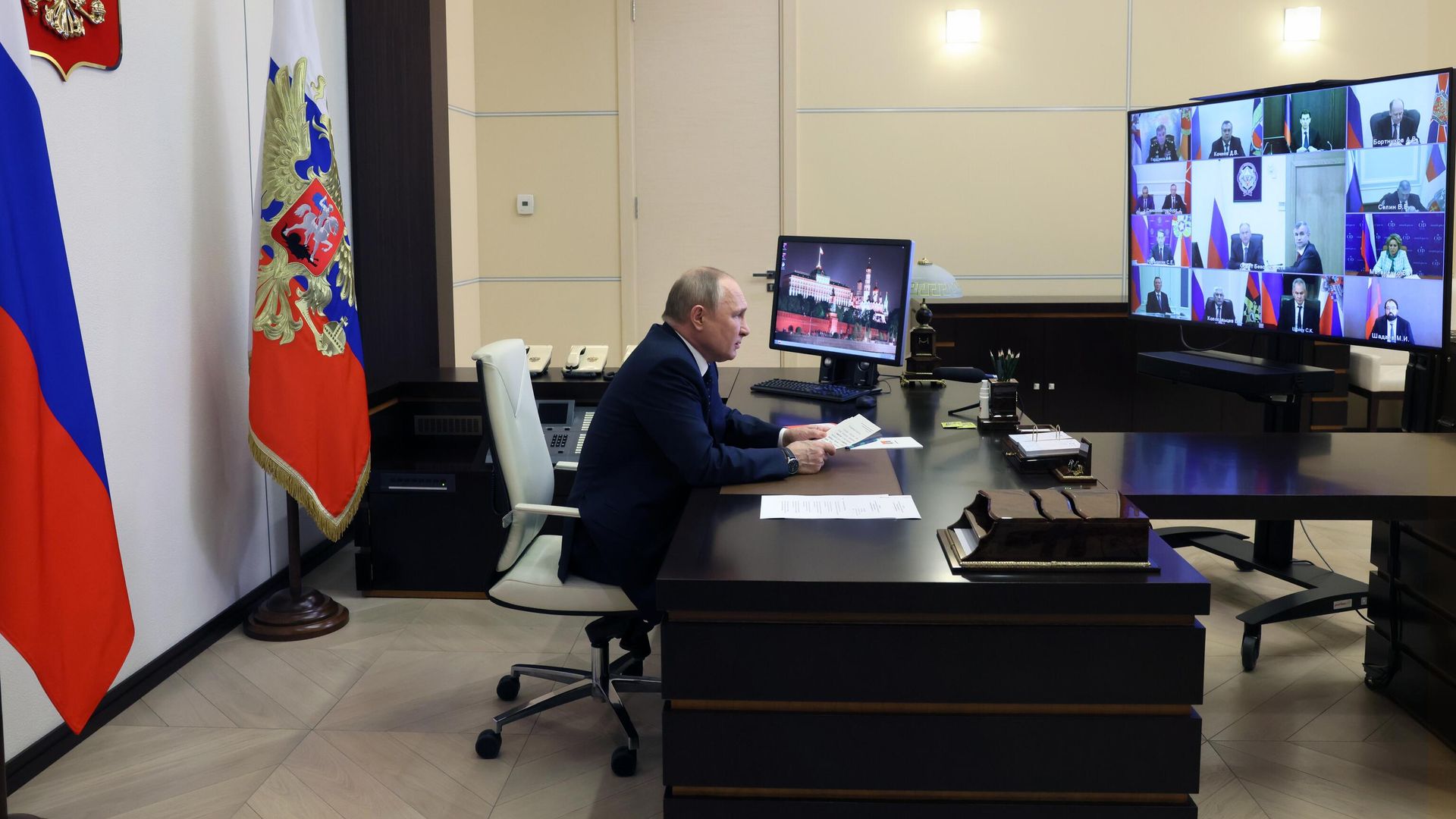 Президент РФ Владимир Путин проводит оперативное совещание с постоянными членами Совета безопасности РФ - РИА Новости, 1920, 04.08.2022