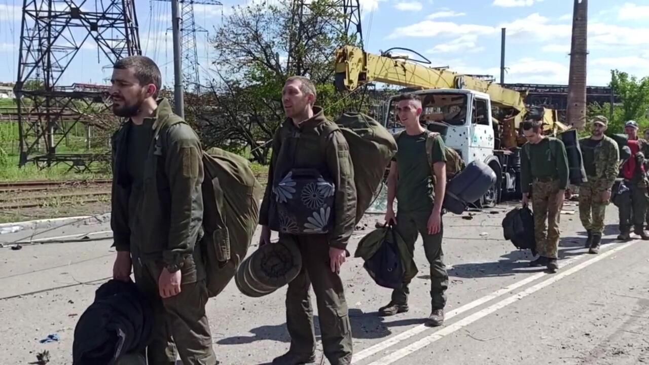 Сдавшиеся в плен украинские военнослужащие и боевики националистического батальона Азов Сдавшиеся в плен украинские военнослужащие и боевики националистического батальона Азов - РИА Новости, 1920, 01.06.2022