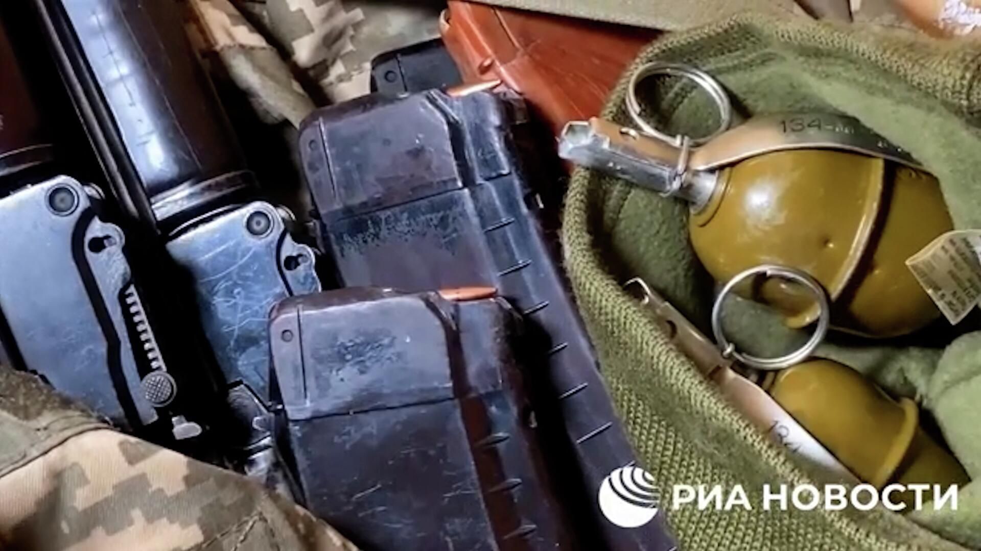Подростки из Херсона нашли схрон ВСУ, расположенный рядом с интернатом Подростки из Херсона нашли схрон ВСУ, расположенный рядом с интернатом - РИА Новости, 1920, 22.05.2022