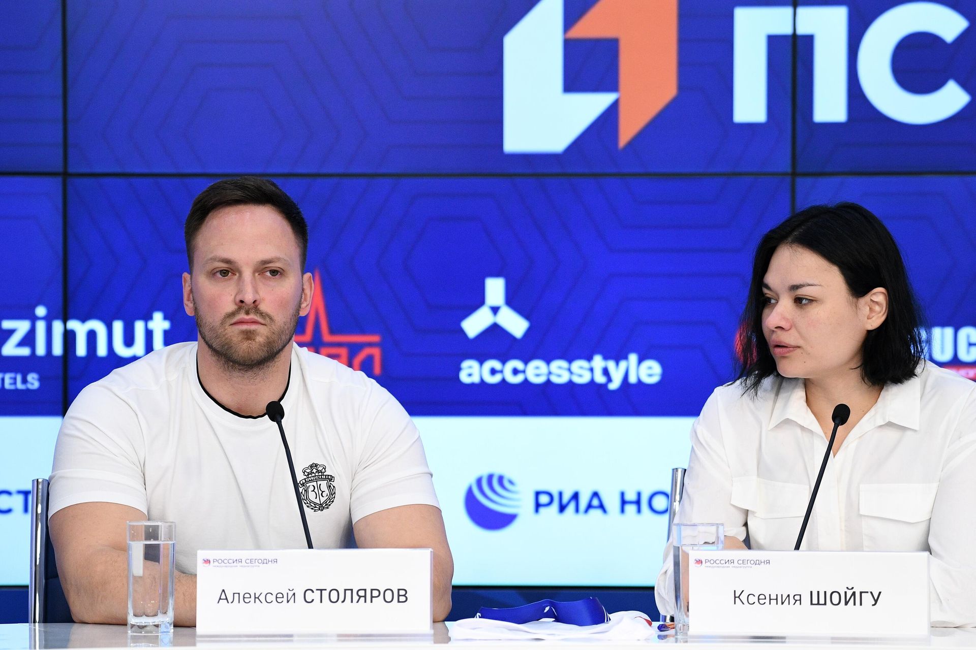 Руководитель оргкомитета полумарафона Забег.РФ Ксения Шойгу и спортивный блогер Алексей Столяров - РИА Новости, 1920, 22.05.2022