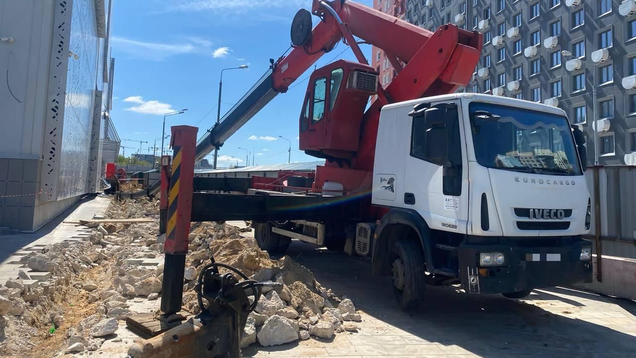 Строительный кран упал на строительном объекте на улице Анны Ахматовой поселении Внуковское в Новой Москве Строительный кран упал на строительном объекте на улице Анны Ахматовой поселении Внуковское в Новой Москве - РИА Новости, 1920, 23.05.2022
