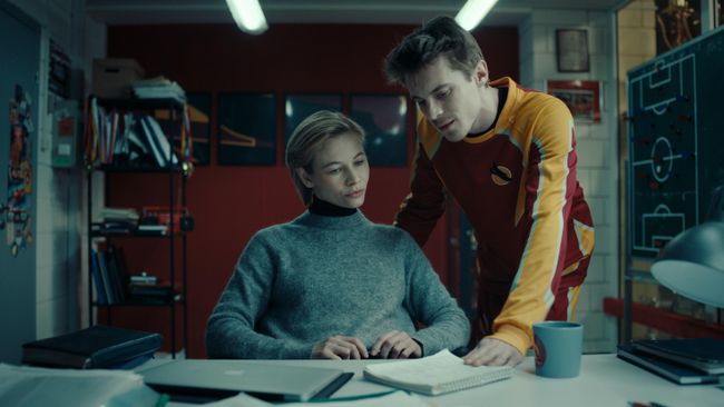 Кадр из сериала Домашнее поле Кадр из сериала Домашнее поле