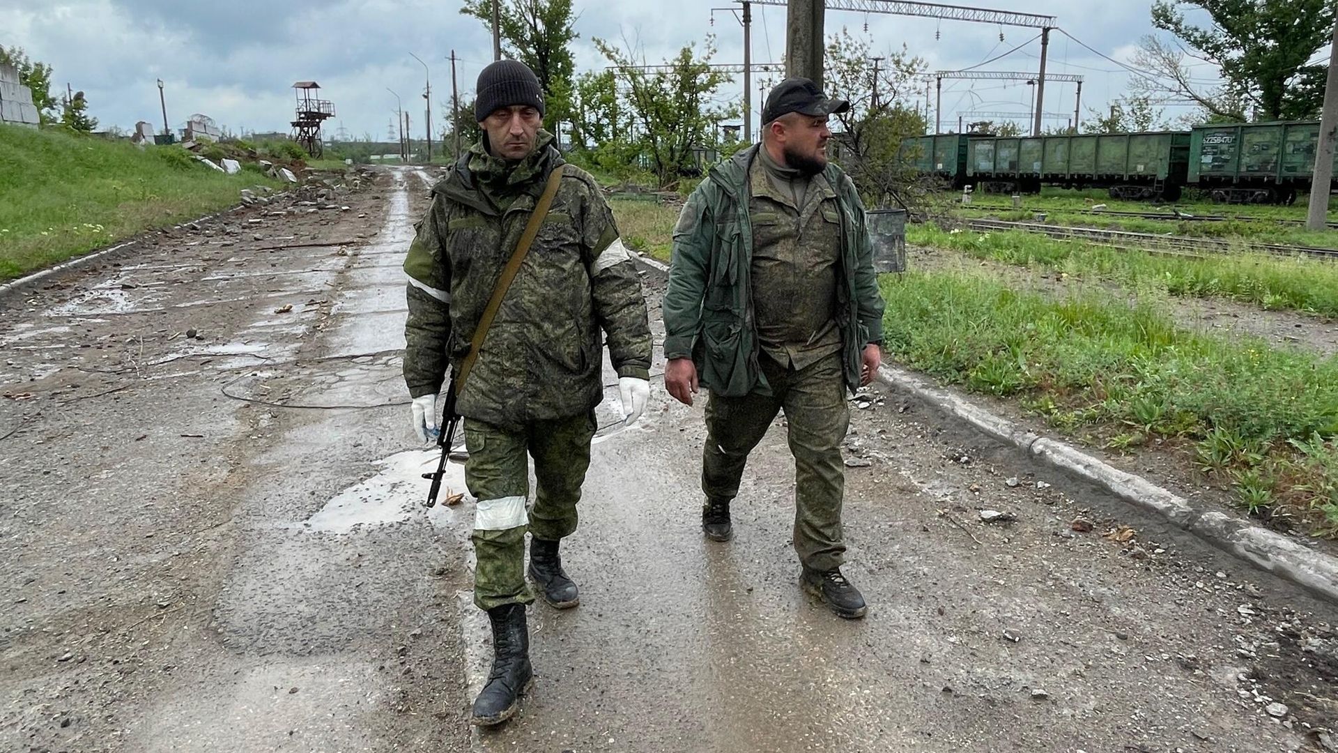 Тролль и Заяц обходят позиции в районе Азовстали Тролль и Заяц обходят позиции в районе Азовстали - РИА Новости, 1920, 26.05.2022