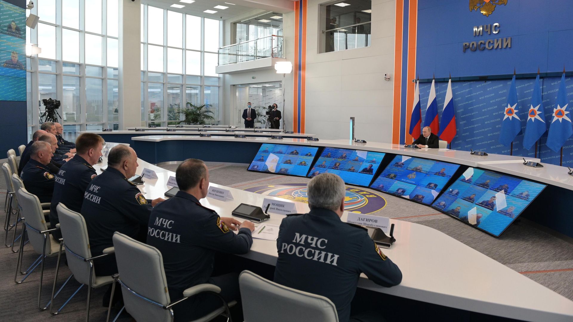 Президент России Владимир Путин выступает на представлении Александра Куренкова в качестве нового министра МЧС РФ Президент России Владимир Путин выступает на представлении Александра Куренкова в качестве нового министра МЧС РФ - РИА Новости, 1920, 25.05.2022