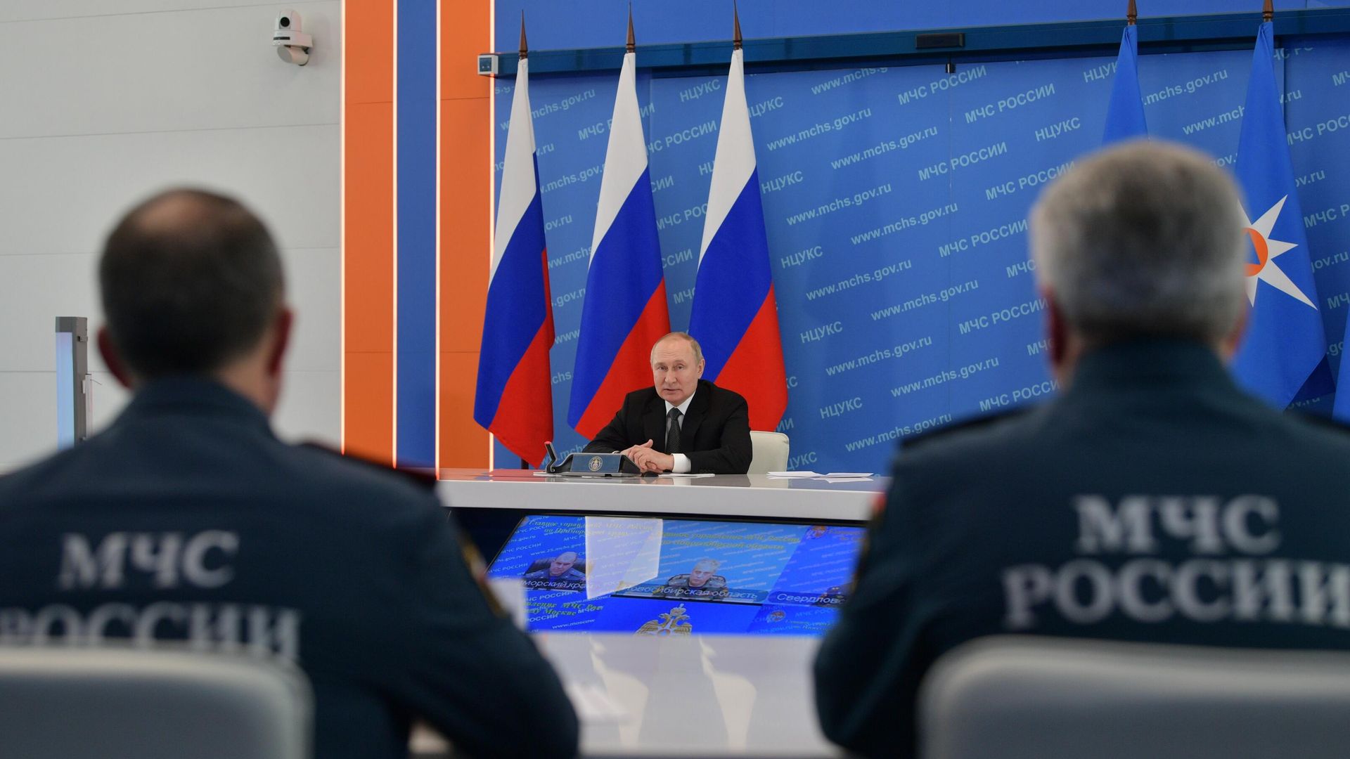 Президент России Владимир Путин выступает на представлении Александра Куренкова в качестве нового министра МЧС РФ Президент России Владимир Путин выступает на представлении Александра Куренкова в качестве нового министра МЧС РФ - РИА Новости, 1920, 04.10.2022