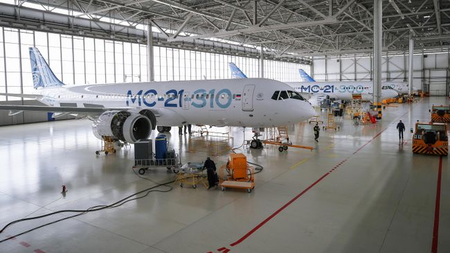 Испытания самолета МС-21 с двигателем ПД-14