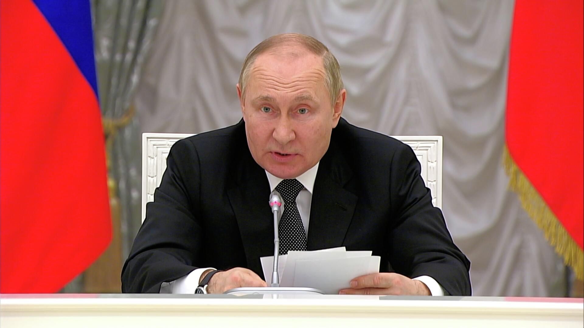Путин о многодетных семьях: Важнейший приоритет для государства Путин о многодетных семьях: Важнейший приоритет для государства - РИА Новости, 1920, 25.05.2022