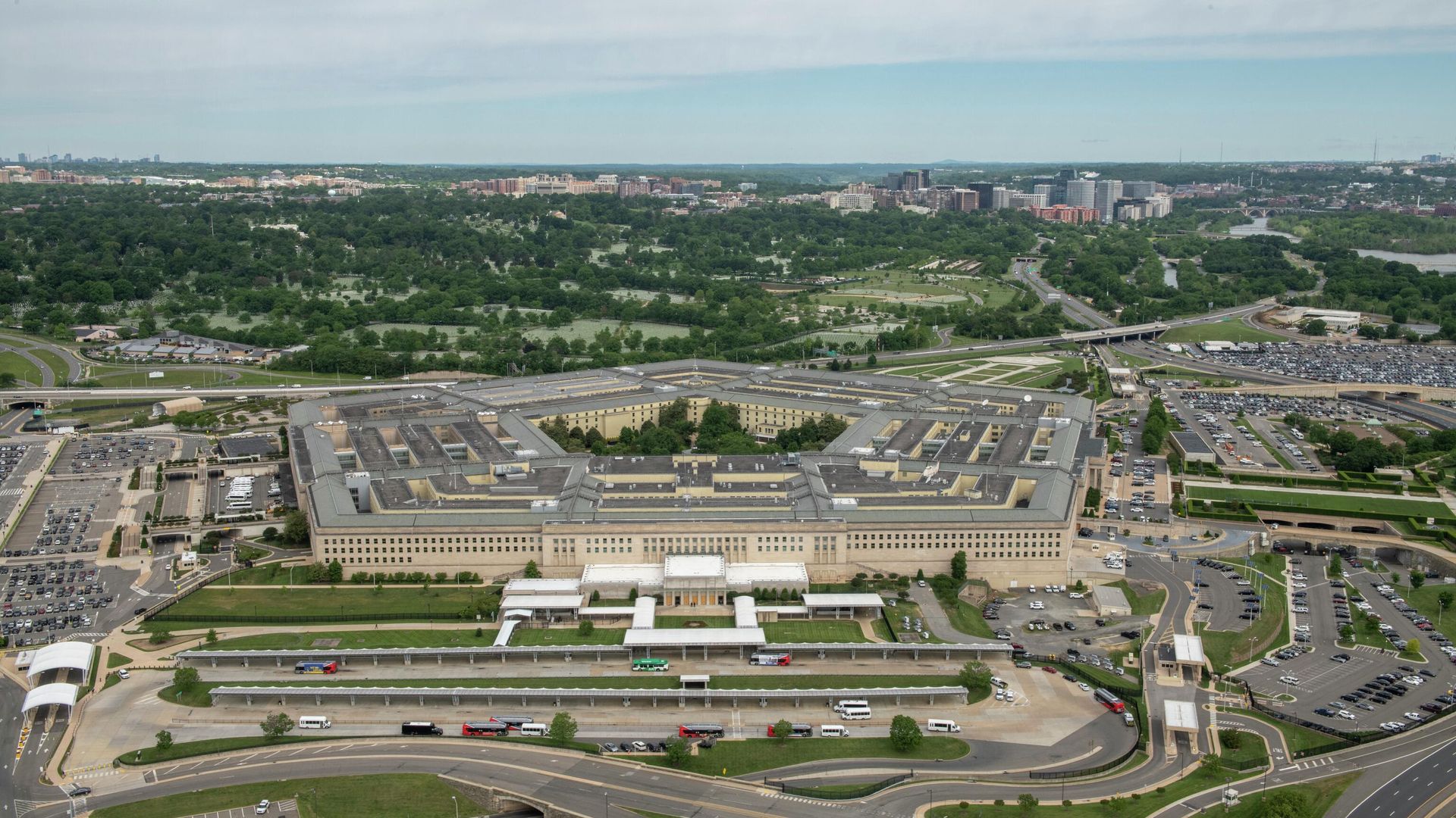 Штаб-квартира Министерства обороны США в Арлингтоне Штаб-квартира Министерства обороны США в Арлингтоне - РИА Новости, 1920, 03.02.2026