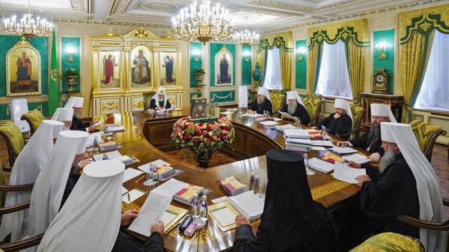 Заседание Священного Синода Русской Православной Церкви в Даниловом монастыре в Москве