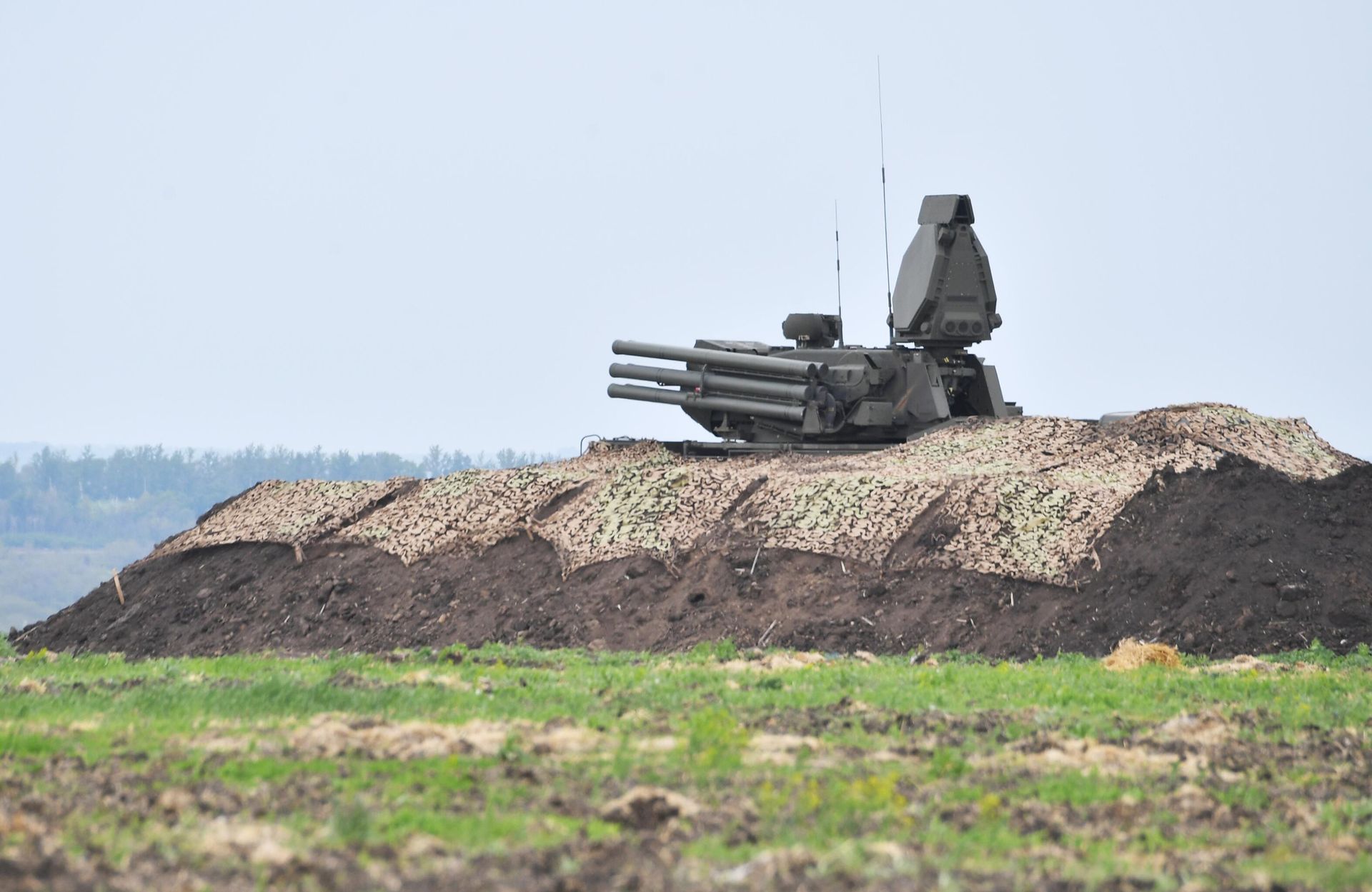 Зенитный ракетно-пушечный комплекс Панцирь-С1 Зенитный ракетно-пушечный комплекс Панцирь-С1 - РИА Новости, 1920, 15.03.2023