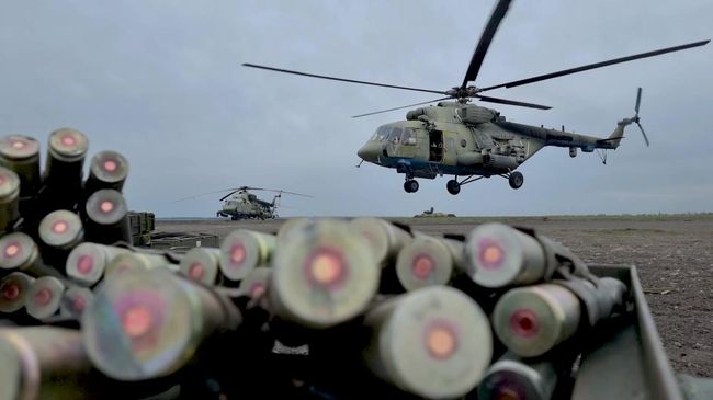 Транспортно-боевой вертолет Ми-8АМТШ Терминатор ВКС России отправляется на выполнение боевого задания в ходе специальной военной операции на Украине